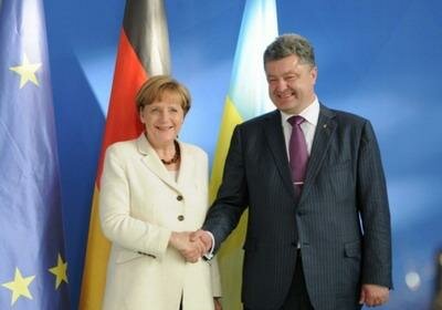 Порошенко обсудил с Меркель ситуацию на востоке страны
