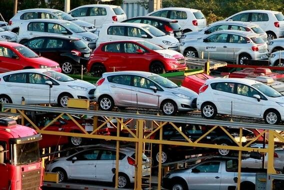 Импорт легковых машин в РФ в I квартале сократился на 15%