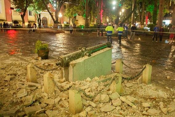 Число жертв землетрясения в Мексике достигло 90 человек