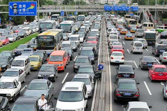 Китай введет полный запрет на бензиновые и дизельные автомобили